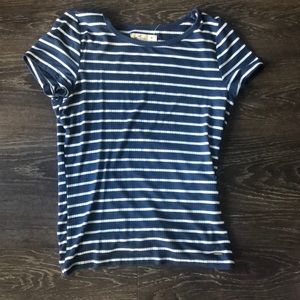 Hollister comfy tee!